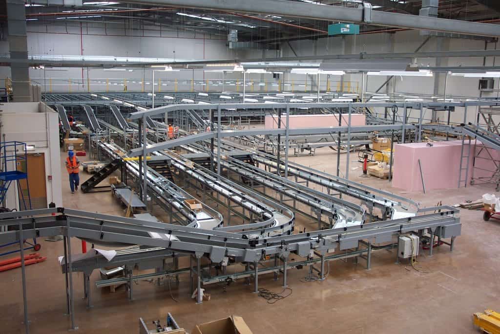warehouse automation with conveyors and mezzanine floor
