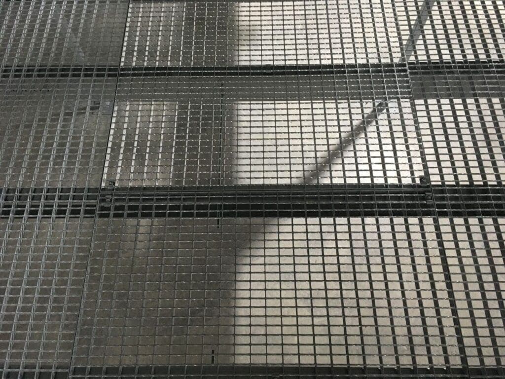 open mesh flooring